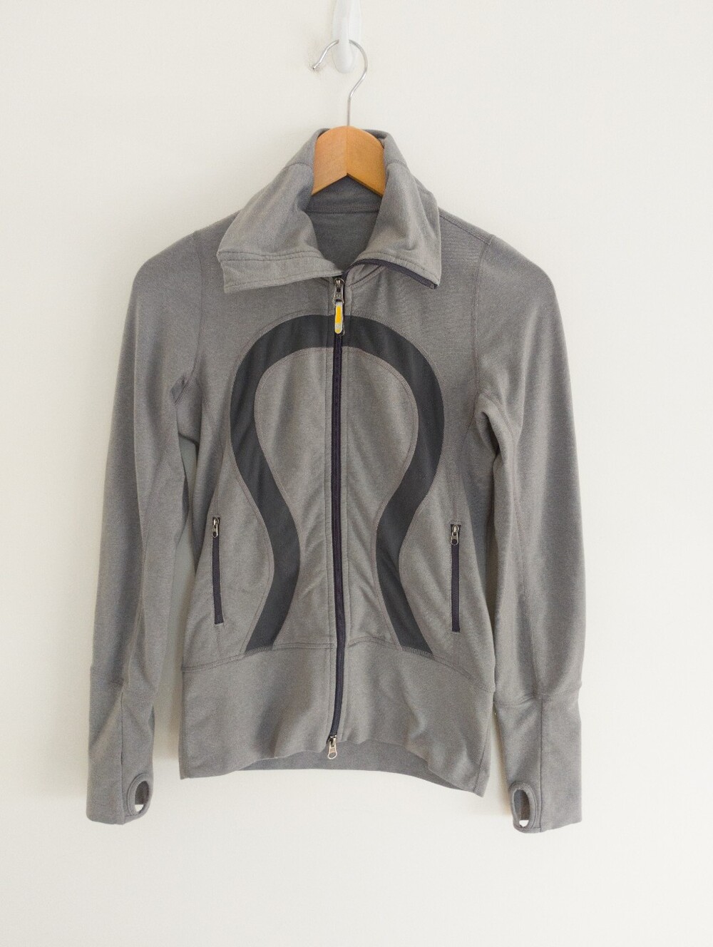 Lululemon Vintage Grey Full Zip High Collar Jacket Thumbholes Size 4